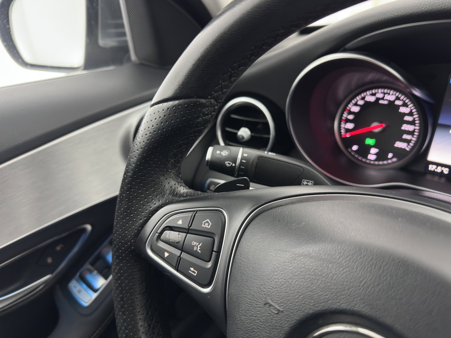 Mercedes-Benz C-Klasse 350 e Lease Edition (Plug-in) Aut. *FULL-LED | SPORTSEATS | NAVI-FULLMAP | AMBIENT-LIGHT | AIRMATIC | PRIVACY-GLASS | ECC | PDC | CRUISE | 17''ALU*