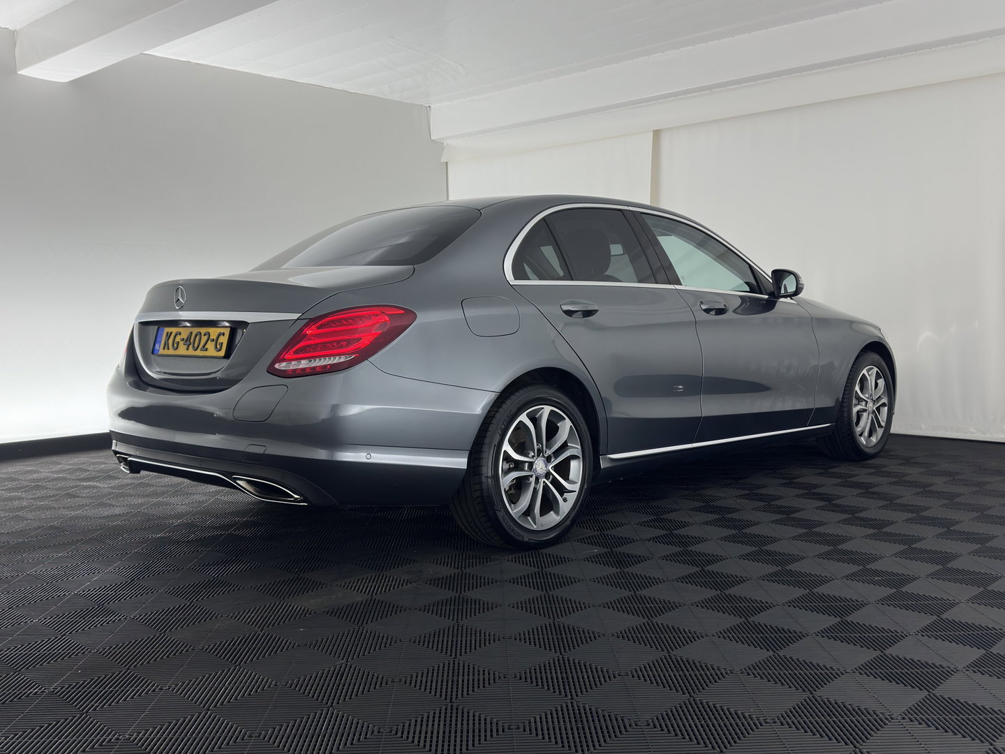 Mercedes-Benz C-Klasse 350 e Lease Edition (Plug-in) Aut. *FULL-LED | SPORTSEATS | NAVI-FULLMAP | AMBIENT-LIGHT | AIRMATIC | PRIVACY-GLASS | ECC | PDC | CRUISE | 17''ALU*