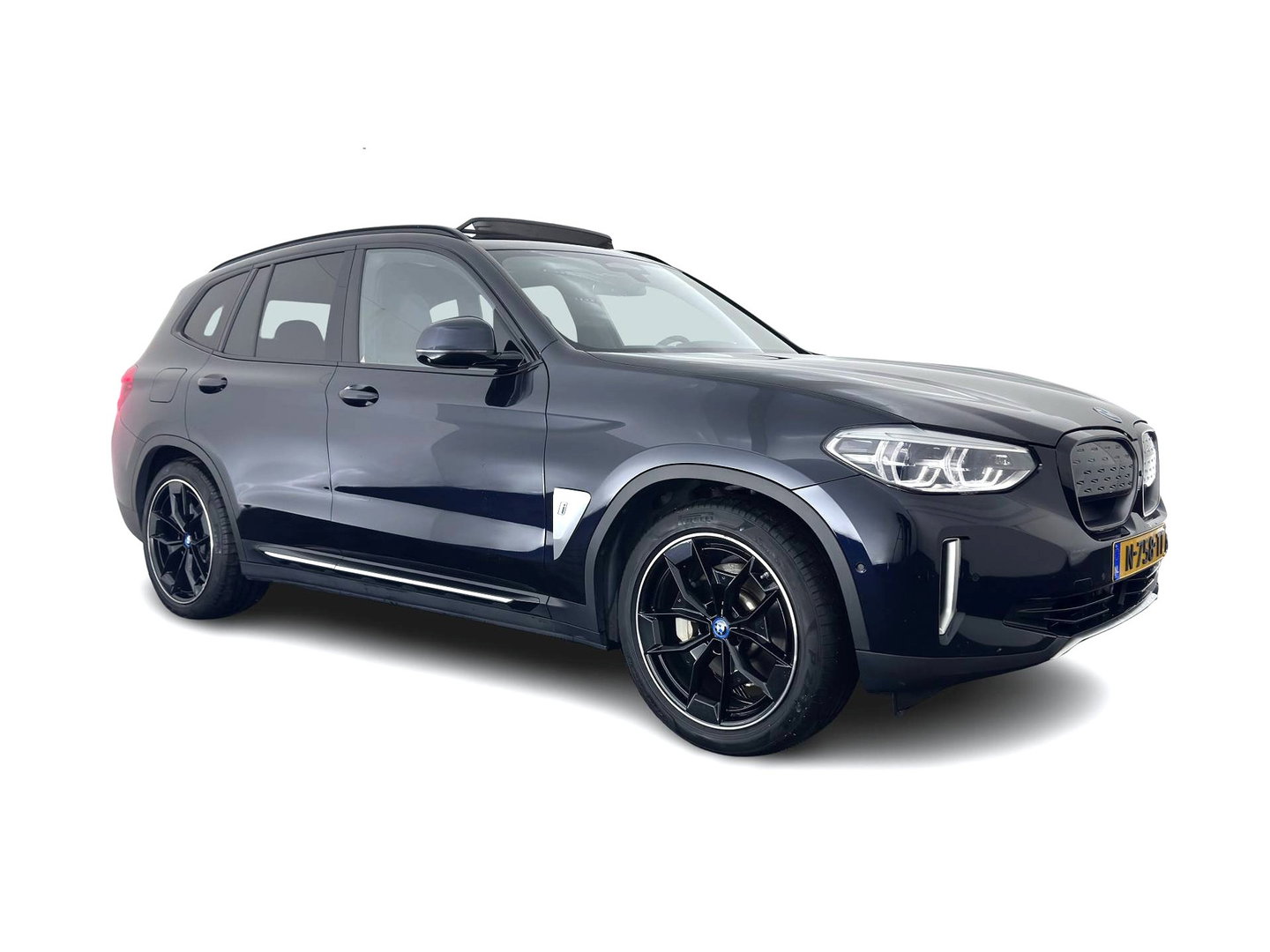 BMW iX3 High Executive 80 kWh [3-Fase-11kW] {SoH-99%} (INCL-BTW) Aut. *PANO | LEATHER | HARMAN/KARDON | ADAPTIVE-CRUISE | FULL-LED | BLINDSPOT | MEMORY-PACK | DIGI-COCKPIT | HEATED-SPORTSEATS | KEYLESS | CAMERA | DAB+ | TOWBAR | HEAD-UP | 20''AL