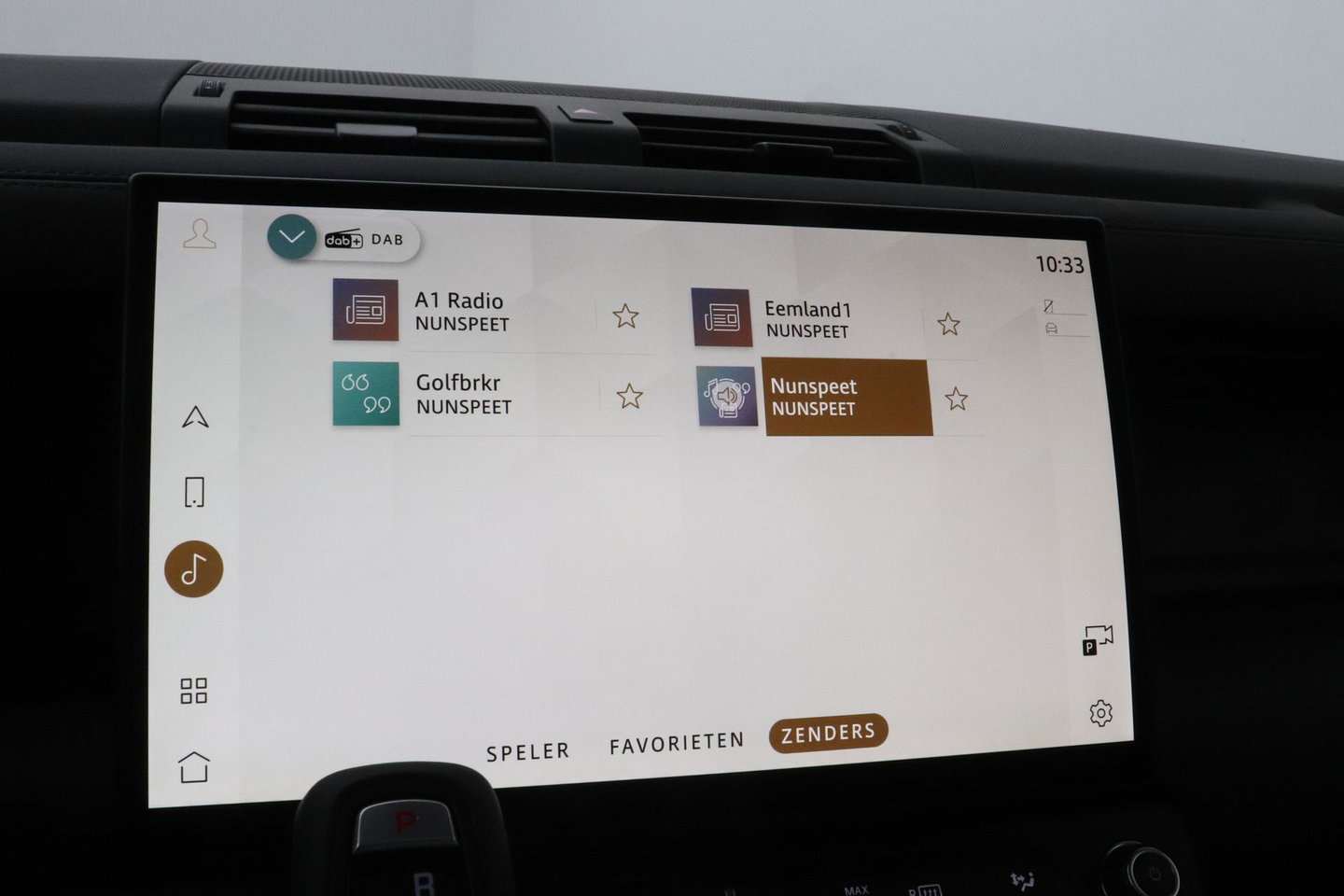 Land Rover Defender 110 P300e X-Dynamic SE | FACELIFT | Luchtvering | ClearSight | Black Pack | Panoramadak | Trekhaak | 360° Camera | Koelbox | ACC