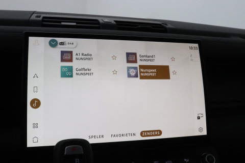 Land Rover Defender 110 P300e X-Dynamic SE | FACELIFT | Luchtvering | ClearSight | Black Pack | Panoramadak | Trekhaak | 360° Camera | Koelbox | ACC
