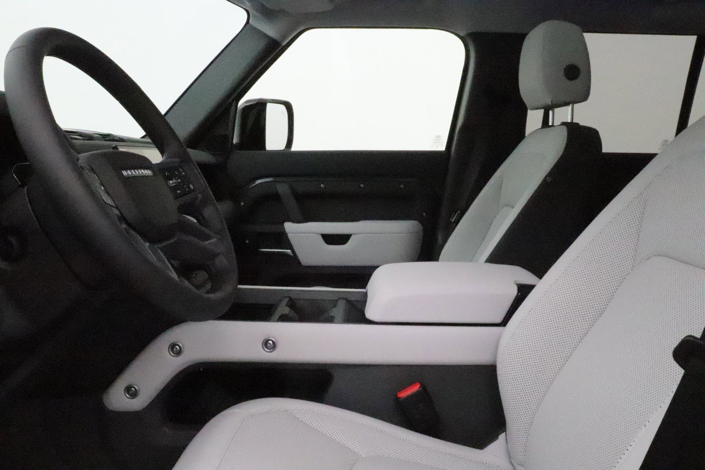 Land Rover Defender 110 P300e X-Dynamic SE | FACELIFT | Luchtvering | ClearSight | Black Pack | Panoramadak | Trekhaak | 360° Camera | Koelbox | ACC