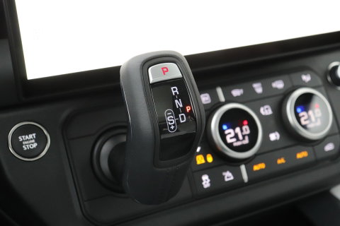 Land Rover Defender 110 P300e X-Dynamic SE | FACELIFT | Luchtvering | ClearSight | Black Pack | Panoramadak | Trekhaak | 360° Camera | Koelbox | ACC