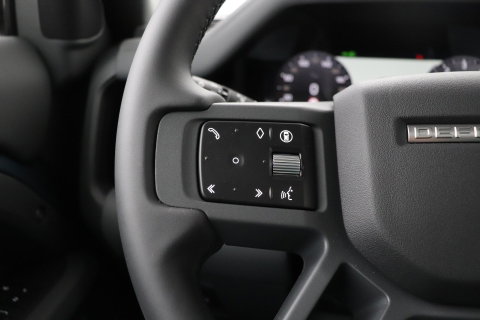 Land Rover Defender 110 P300e X-Dynamic SE | FACELIFT | Luchtvering | ClearSight | Black Pack | Panoramadak | Trekhaak | 360° Camera | Koelbox | ACC