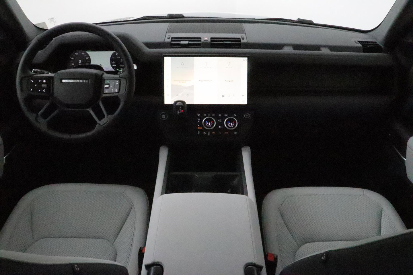 Land Rover Defender 110 P300e X-Dynamic SE | FACELIFT | Luchtvering | ClearSight | Black Pack | Panoramadak | Trekhaak | 360° Camera | Koelbox | ACC