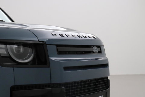 Land Rover Defender 110 P300e X-Dynamic SE | FACELIFT | Luchtvering | ClearSight | Black Pack | Panoramadak | Trekhaak | 360° Camera | Koelbox | ACC