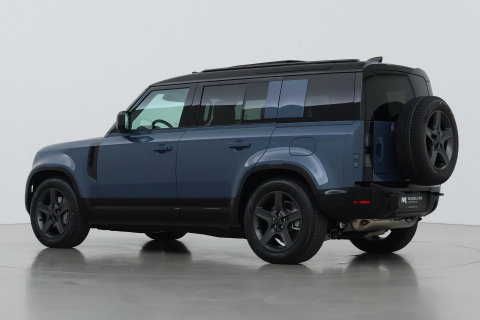 Land Rover Defender 110 P300e X-Dynamic SE | FACELIFT | Luchtvering | ClearSight | Black Pack | Panoramadak | Trekhaak | 360° Camera | Koelbox | ACC
