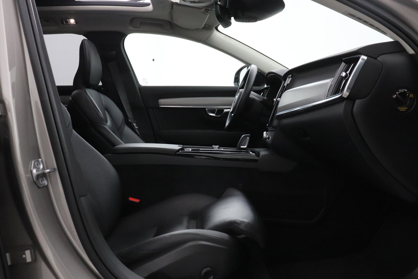 Volvo V90 2.0 T6 AWD R-Design | Panoramadak | Head-Up | Pilot Assist | Camera | Stoel+Stuurverwarming | Keyless | Getint glas | ACC