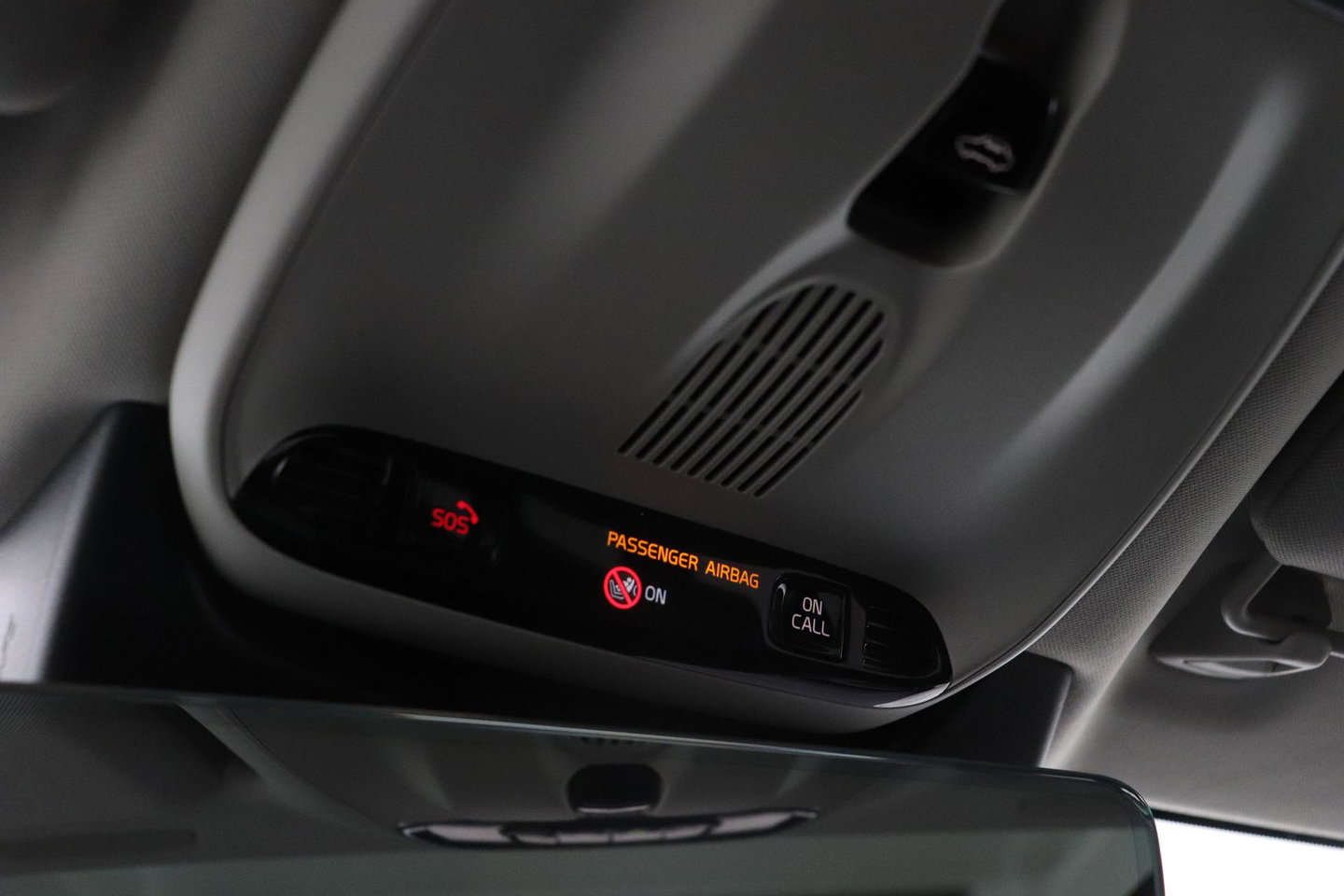 Volvo V90 2.0 T6 AWD R-Design | Panoramadak | Head-Up | Pilot Assist | Camera | Stoel+Stuurverwarming | Keyless | Getint glas | ACC