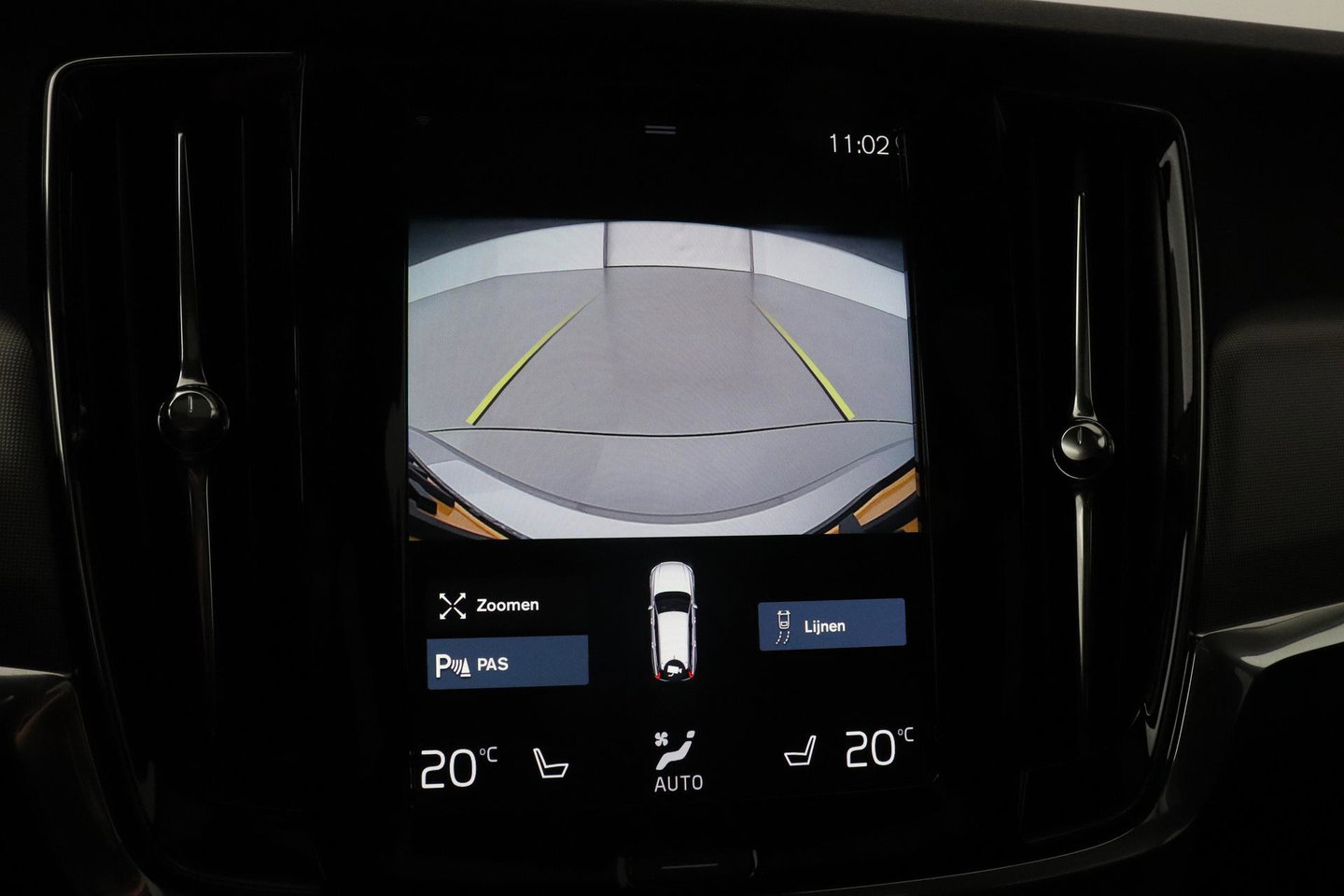 Volvo V90 2.0 T6 AWD R-Design | Panoramadak | Head-Up | Pilot Assist | Camera | Stoel+Stuurverwarming | Keyless | Getint glas | ACC
