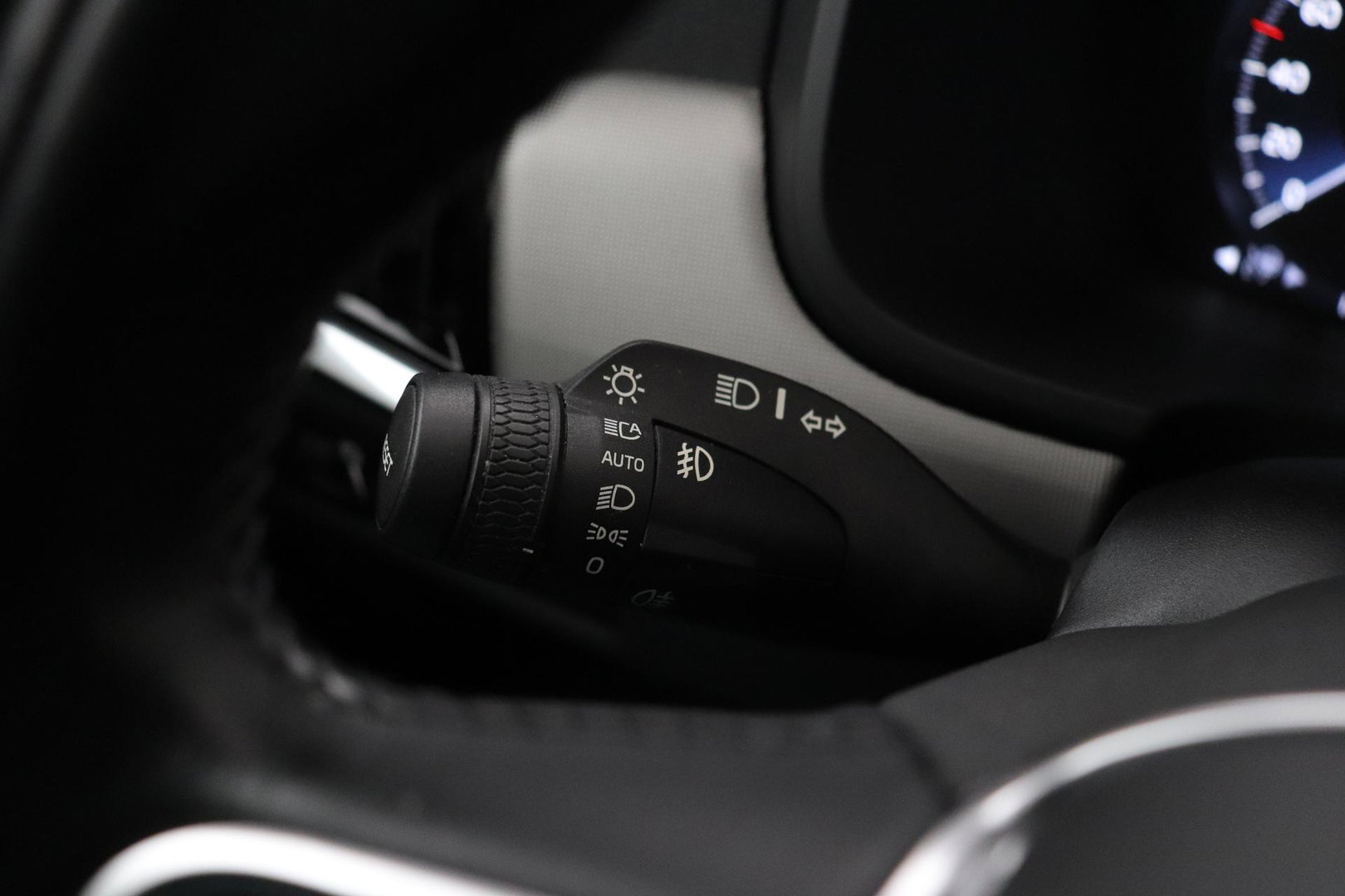 Volvo V90 2.0 T6 AWD R-Design | Panoramadak | Head-Up | Pilot Assist | Camera | Stoel+Stuurverwarming | Keyless | Getint glas | ACC