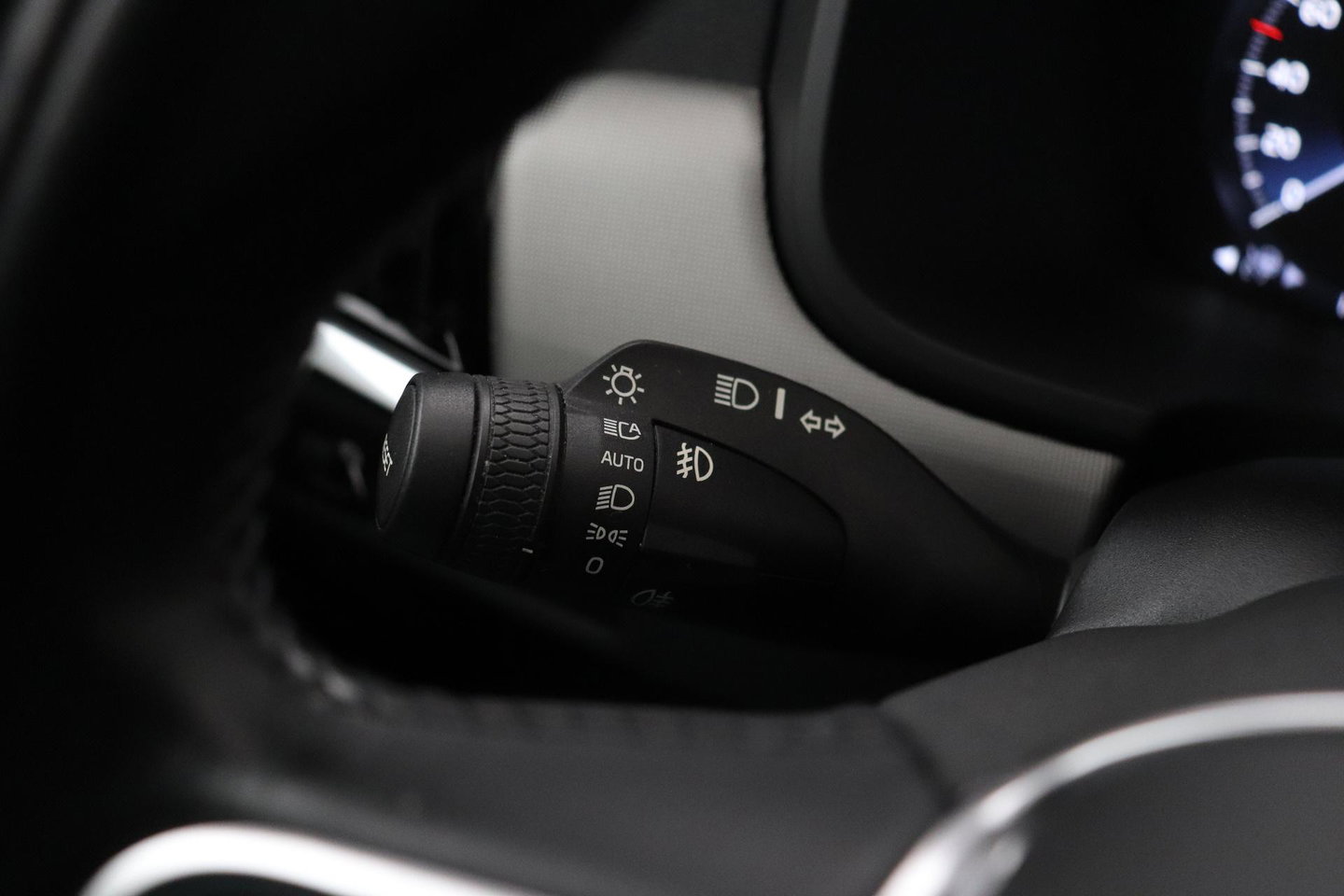 Volvo V90 2.0 T6 AWD R-Design | Panoramadak | Head-Up | Pilot Assist | Camera | Stoel+Stuurverwarming | Keyless | Getint glas | ACC