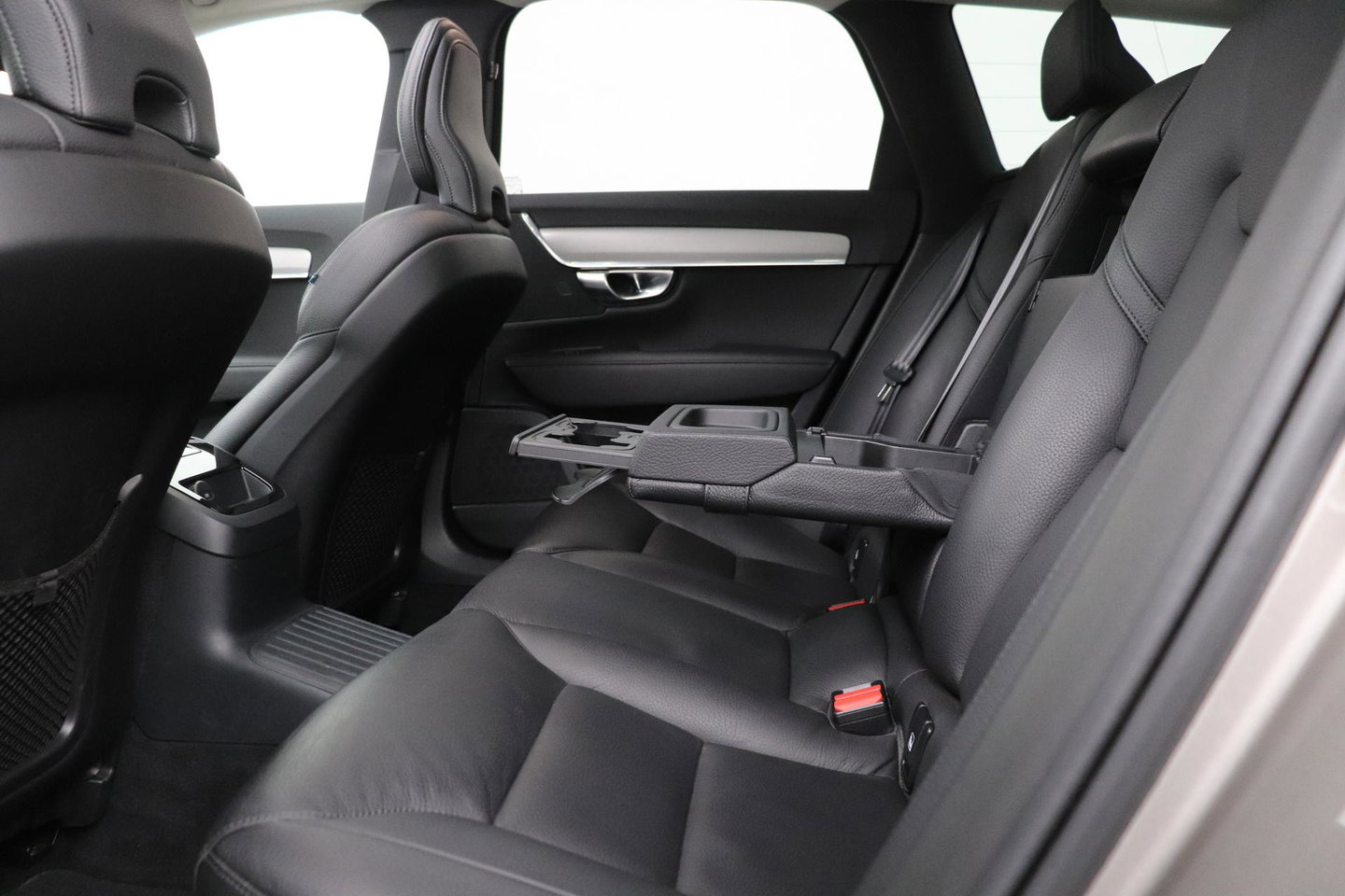 Volvo V90 2.0 T6 AWD R-Design | Panoramadak | Head-Up | Pilot Assist | Camera | Stoel+Stuurverwarming | Keyless | Getint glas | ACC
