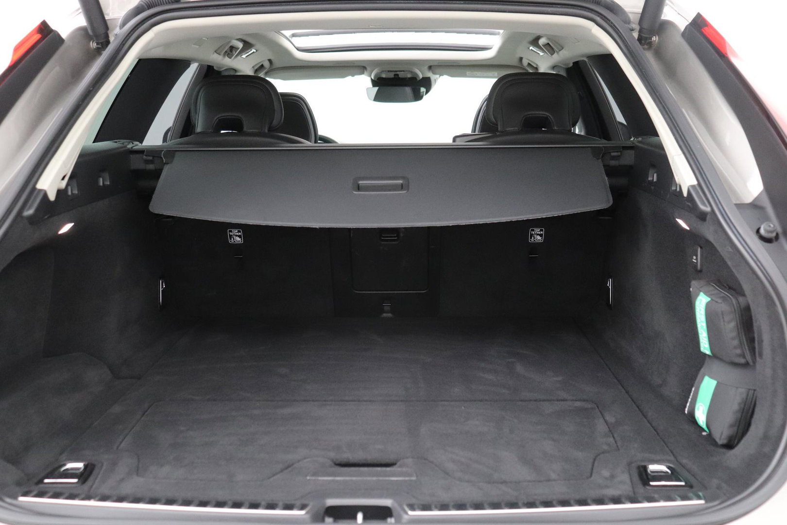Volvo V90 2.0 T6 AWD R-Design | Panoramadak | Head-Up | Pilot Assist | Camera | Stoel+Stuurverwarming | Keyless | Getint glas | ACC