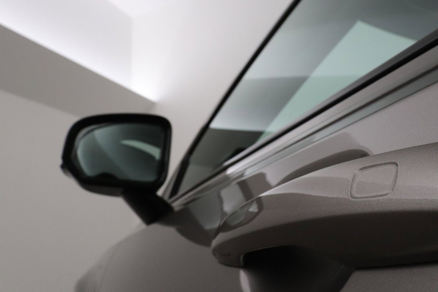 Volvo V90 2.0 T6 AWD R-Design | Panoramadak | Head-Up | Pilot Assist | Camera | Stoel+Stuurverwarming | Keyless | Getint glas | ACC