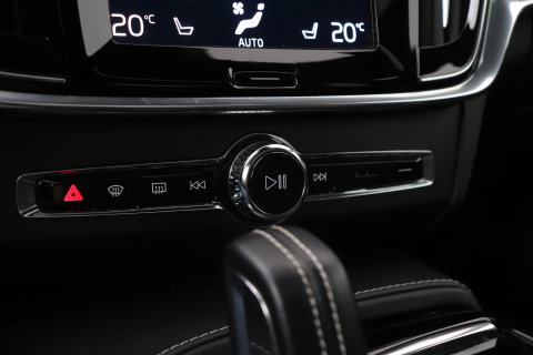 Volvo S90 2.0 T8 AWD Inscription | Bowers&Wilkins | Schuifdak | BLIS | Head-up | Trekhaak