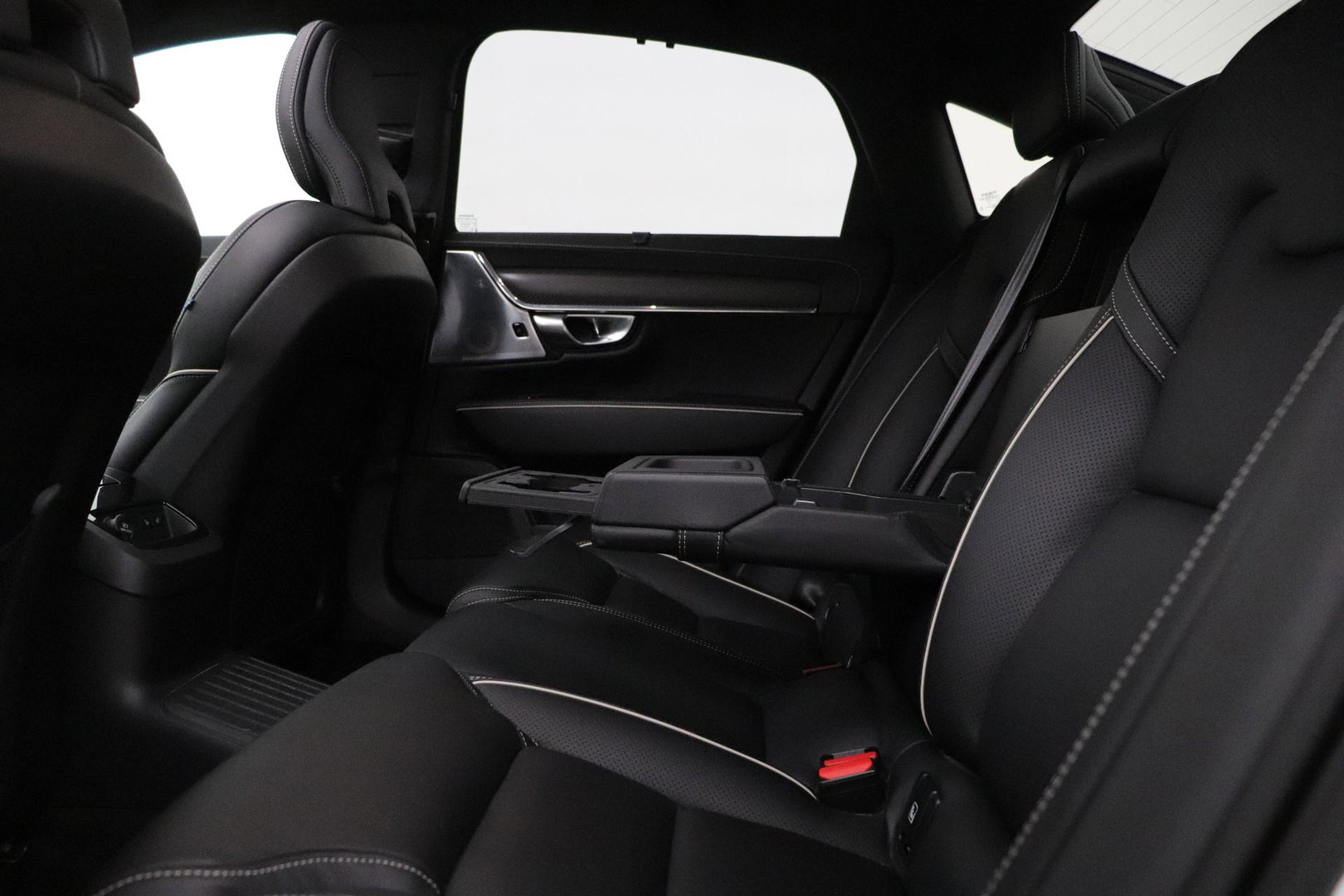 Volvo S90 2.0 T8 AWD Inscription | Bowers&Wilkins | Schuifdak | BLIS | Head-up | Trekhaak