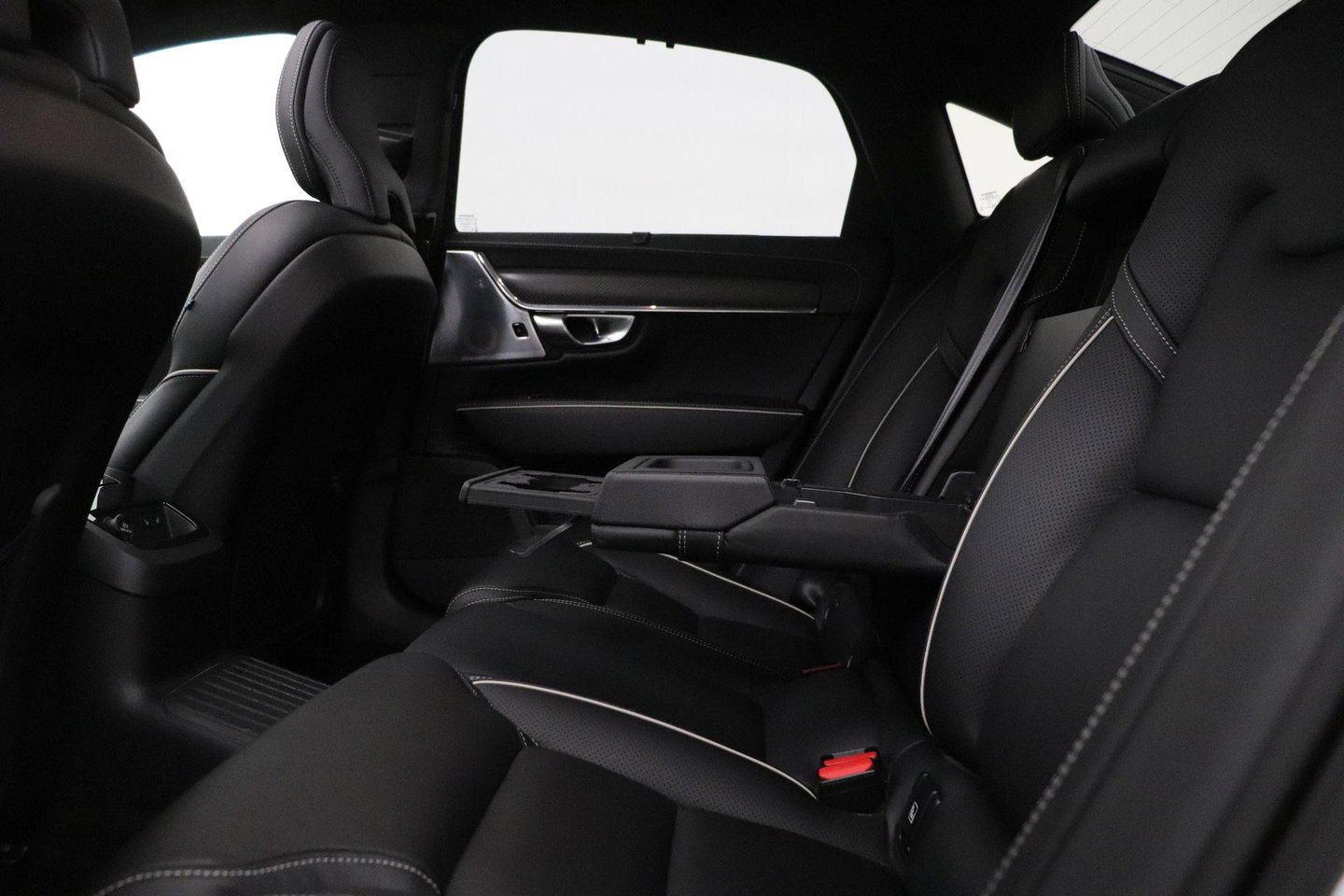 Volvo S90 2.0 T8 AWD Inscription | Bowers&Wilkins | Schuifdak | BLIS | Head-up | Trekhaak
