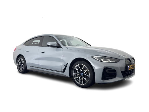BMW i4 eDrive35 70 kWh M-Sportpack [3-Fase-11kW] (INCL.BTW) *LEATHER-MICROFIBRE | FULL-LED | ADAPTIVE-CRUISE |SPORTSEATS | CAMERA | DAB | DIGI-COCKPIT | NAVI-FULLMAP | AMBIENT-LIGHT | ECC | PDC | CARPLAY | TOWBAR | 18''ALU*