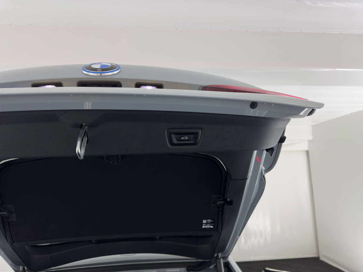 BMW i4 eDrive35 70 kWh M-Sportpack [3-Fase-11kW] (INCL.BTW) *LEATHER-MICROFIBRE | FULL-LED | ADAPTIVE-CRUISE |SPORTSEATS | CAMERA | DAB | DIGI-COCKPIT | NAVI-FULLMAP | AMBIENT-LIGHT | ECC | PDC | CARPLAY | TOWBAR | 18''ALU*