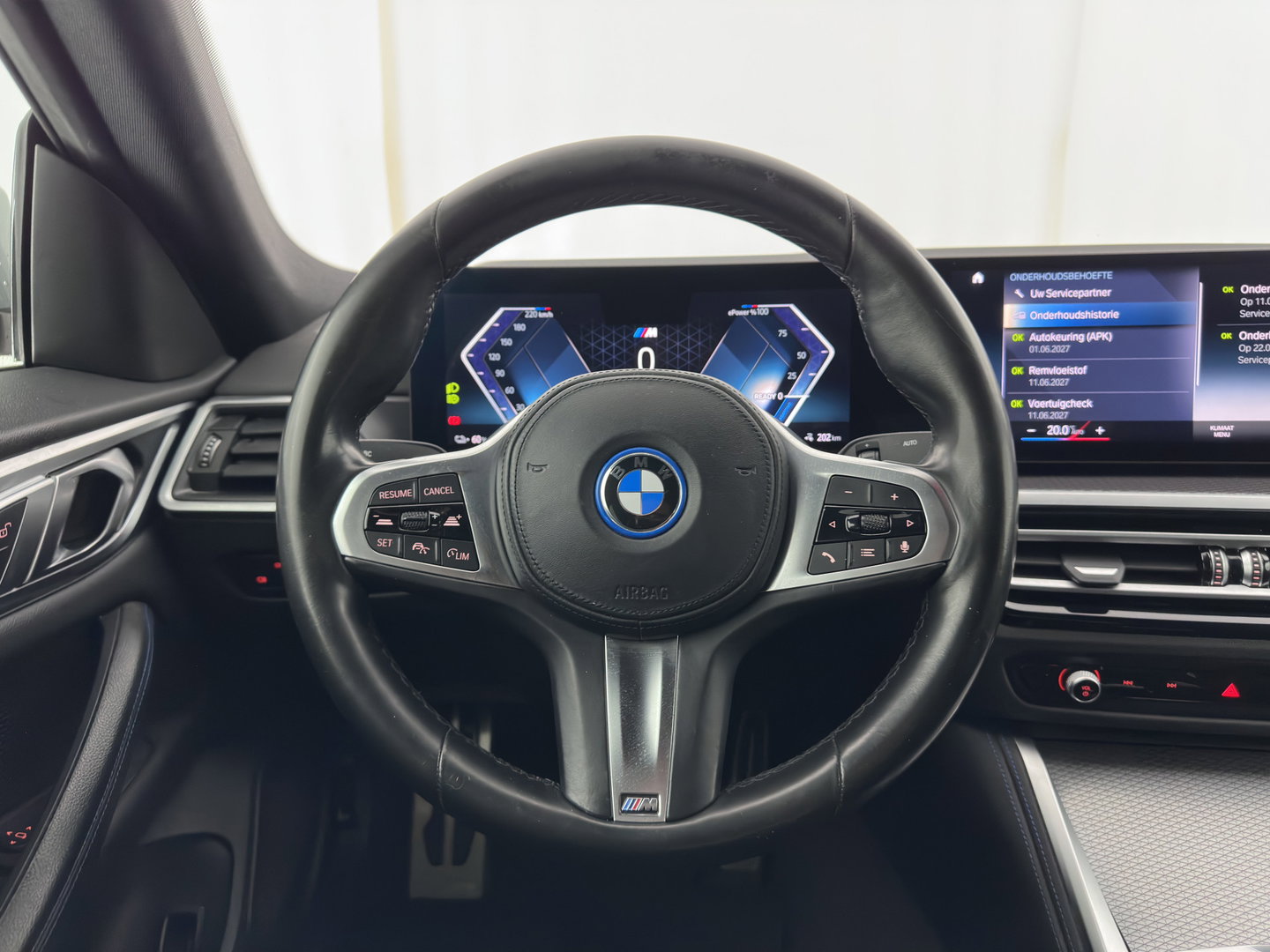 BMW i4 eDrive35 70 kWh M-Sportpack [3-Fase-11kW] (INCL.BTW) *LEATHER-MICROFIBRE | FULL-LED | ADAPTIVE-CRUISE |SPORTSEATS | CAMERA | DAB | DIGI-COCKPIT | NAVI-FULLMAP | AMBIENT-LIGHT | ECC | PDC | CARPLAY | TOWBAR | 18''ALU*