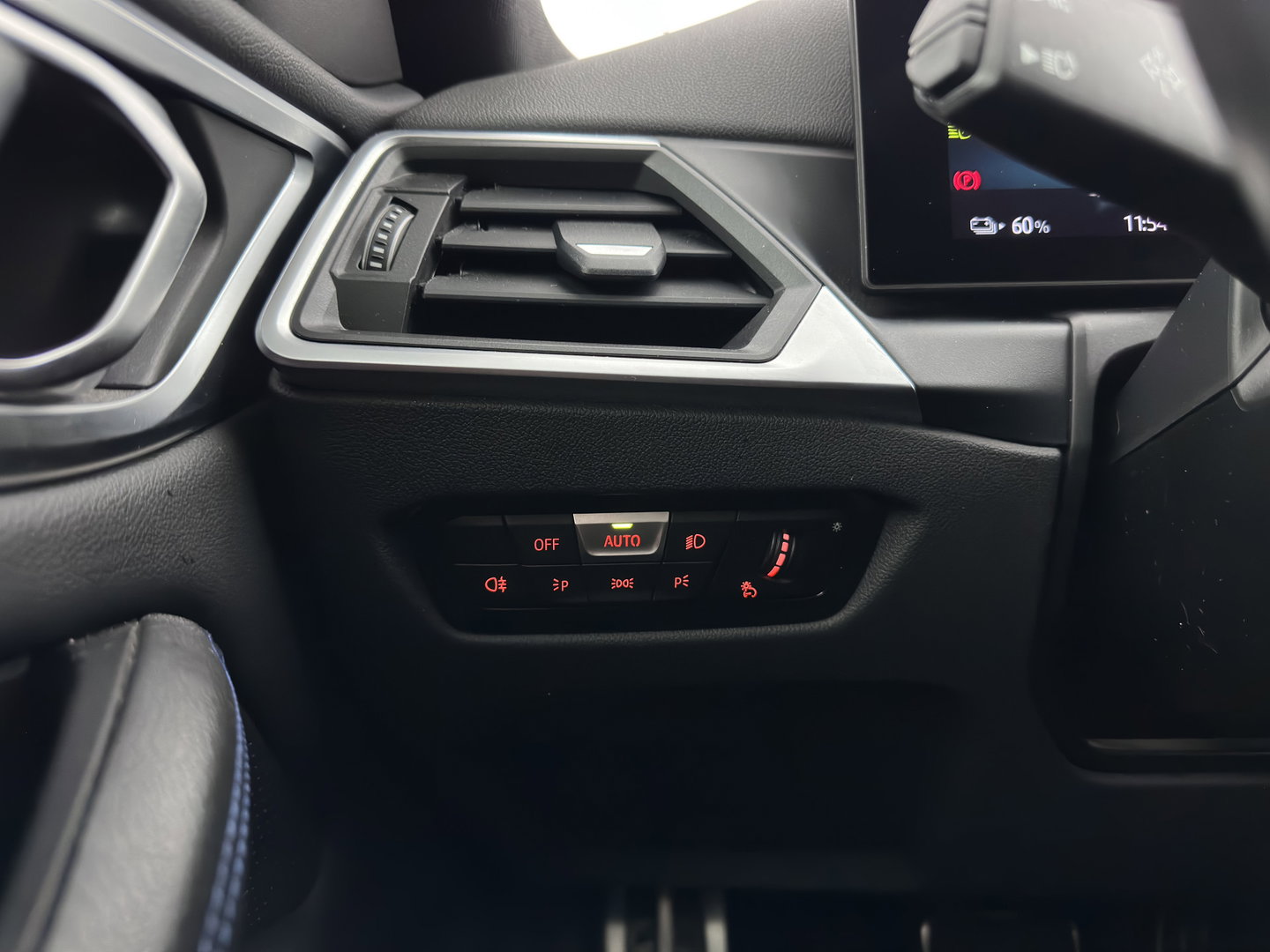BMW i4 eDrive35 70 kWh M-Sportpack [3-Fase-11kW] (INCL.BTW) *LEATHER-MICROFIBRE | FULL-LED | ADAPTIVE-CRUISE |SPORTSEATS | CAMERA | DAB | DIGI-COCKPIT | NAVI-FULLMAP | AMBIENT-LIGHT | ECC | PDC | CARPLAY | TOWBAR | 18''ALU*