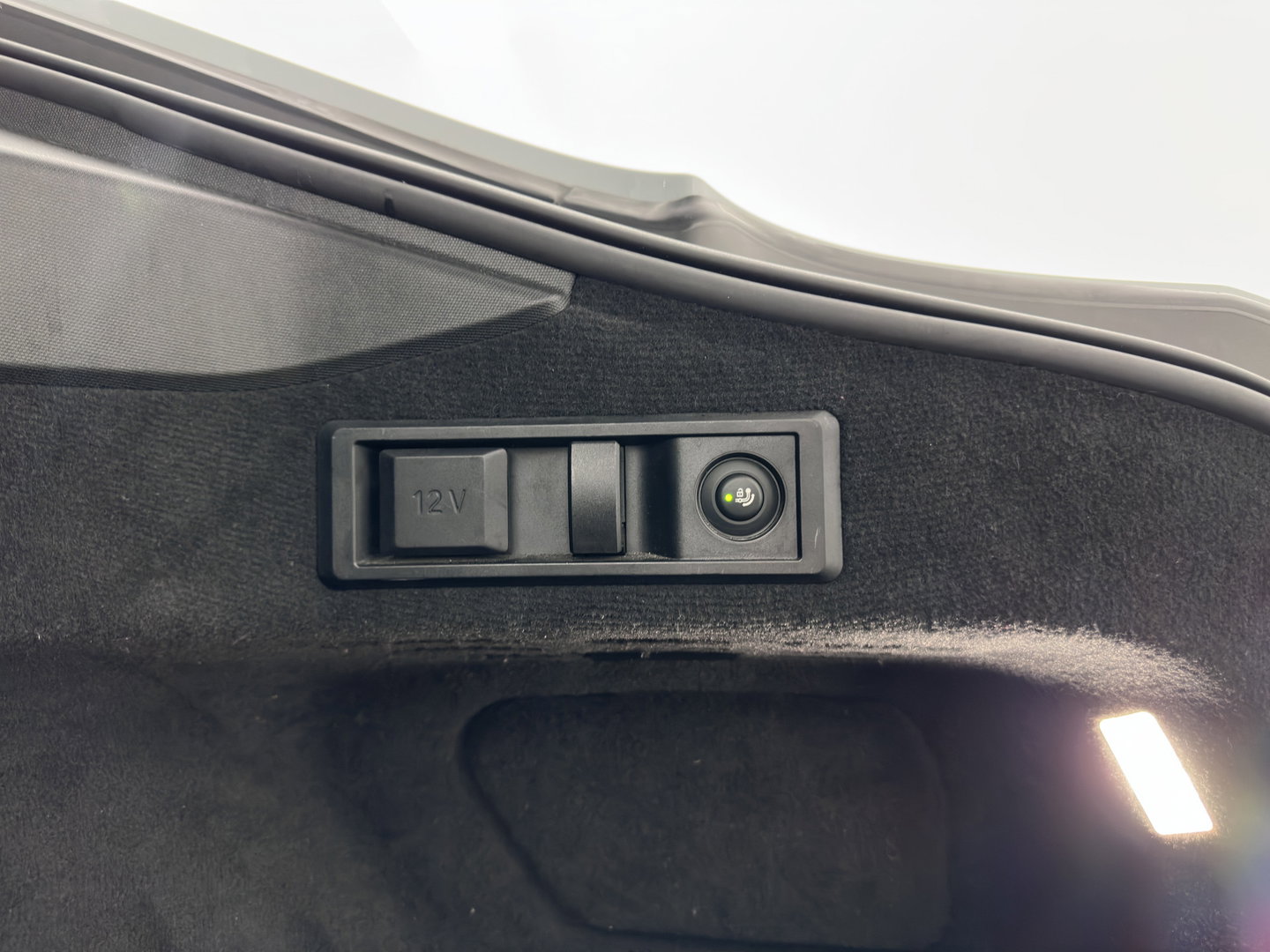 BMW i4 eDrive35 70 kWh M-Sportpack [3-Fase-11kW] (INCL.BTW) *LEATHER-MICROFIBRE | FULL-LED | ADAPTIVE-CRUISE |SPORTSEATS | CAMERA | DAB | DIGI-COCKPIT | NAVI-FULLMAP | AMBIENT-LIGHT | ECC | PDC | CARPLAY | TOWBAR | 18''ALU*