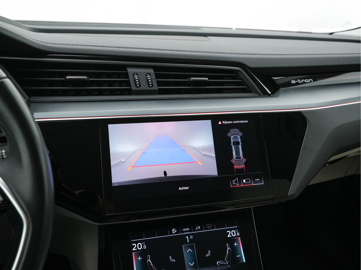 Audi Q8 e-tron 50 quattro Advanced Edition 95 kWh [3-Fase-22kW] {SoH-99%} (INCL-BTW)  Aut. *LEATHER | FULL-LED | MEMORY-PACK | ADAPTIVE-CRUISE | CAMERA | PRIVACY-GLASS | DIGI-COCKPIT | SHIFTPADDLES | DAB | AMBIENTLIGHT | TOWBAR | 20''ALU*