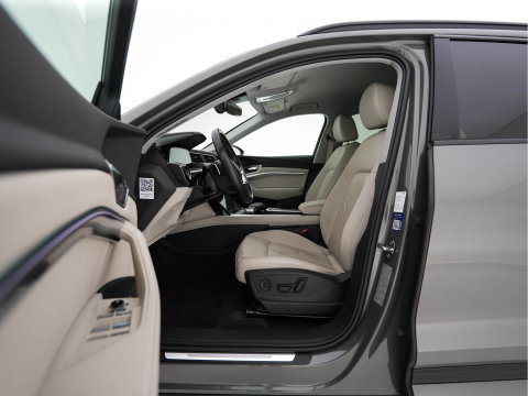 Audi Q8 e-tron 50 quattro Advanced Edition 95 kWh [3-Fase-22kW] {SoH-99%} (INCL-BTW)  Aut. *LEATHER | FULL-LED | MEMORY-PACK | ADAPTIVE-CRUISE | CAMERA | PRIVACY-GLASS | DIGI-COCKPIT | SHIFTPADDLES | DAB | AMBIENTLIGHT | TOWBAR | 20''ALU*