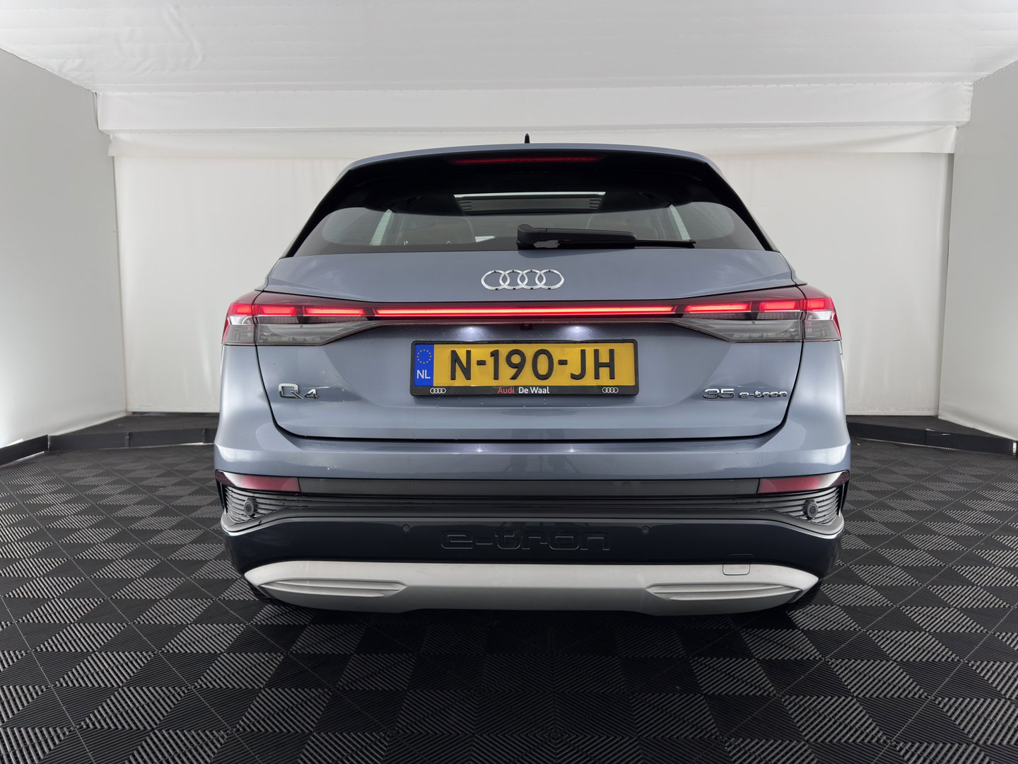 Audi Q4 e-tron 35 Launch edition Advanced Plus 55 kWh (INCL-BTW) Aut. *HEAT-PUMP | PANO | LEATHER | ADAPTIVE-CRUISE | MATRIX-LED | KEYLESS | SONOS-SOUND |  DIGI-COCKPIT | DAB | CARPLAY | HEATED-SPORTSEATS | CRUISE | 19''ALU*