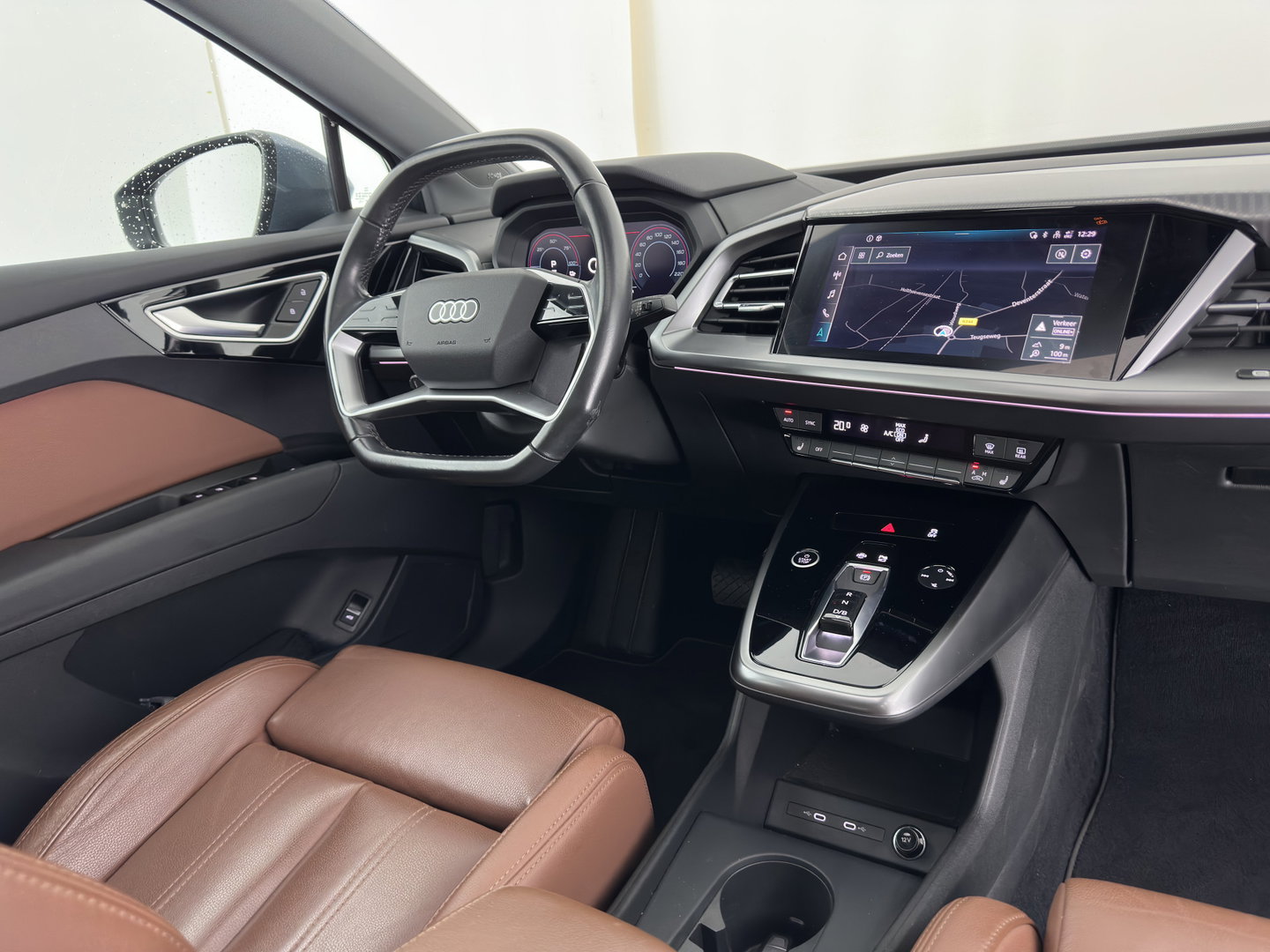 Audi Q4 e-tron 35 Launch edition Advanced Plus 55 kWh (INCL-BTW) Aut. *HEAT-PUMP | PANO | LEATHER | ADAPTIVE-CRUISE | MATRIX-LED | KEYLESS | SONOS-SOUND |  DIGI-COCKPIT | DAB | CARPLAY | HEATED-SPORTSEATS | CRUISE | 19''ALU*