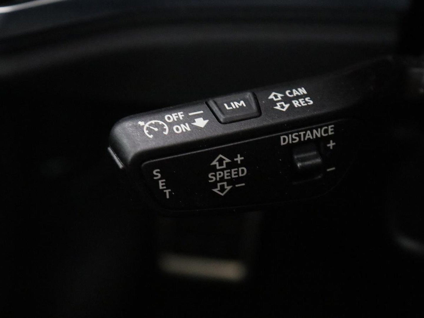 Audi Q3 Sportback 35 TFSI S Edition Camera | Adaptive cruise control | Carplay | Stoelverwarming | Elektrische kofferbak | S-Line |