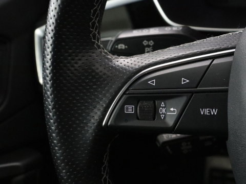 Audi Q3 Sportback 35 TFSI S Edition Camera | Adaptive cruise control | Carplay | Stoelverwarming | Elektrische kofferbak | S-Line |