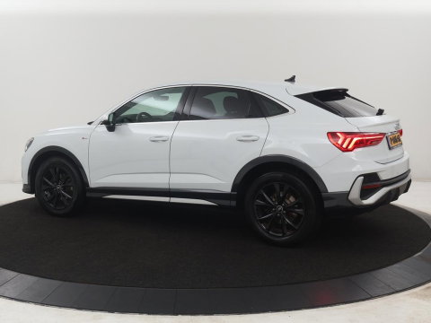 Audi Q3 Sportback 35 TFSI S Edition Camera | Adaptive cruise control | Carplay | Stoelverwarming | Elektrische kofferbak | S-Line |