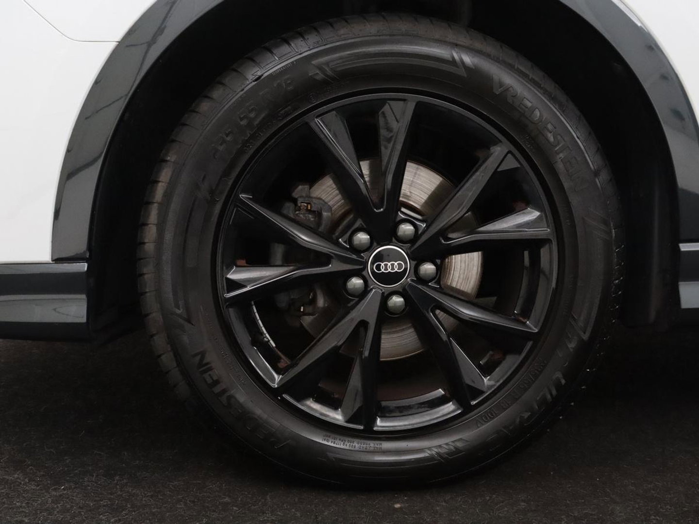 Audi Q3 Sportback 35 TFSI S Edition Camera | Adaptive cruise control | Carplay | Stoelverwarming | Elektrische kofferbak | S-Line |