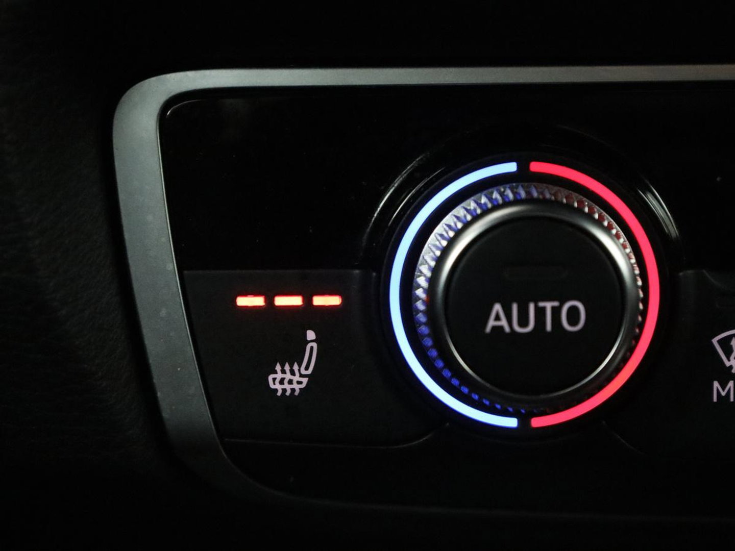 Audi Q3 Sportback 35 TFSI S Edition Camera | Adaptive cruise control | Carplay | Stoelverwarming | Elektrische kofferbak | S-Line |