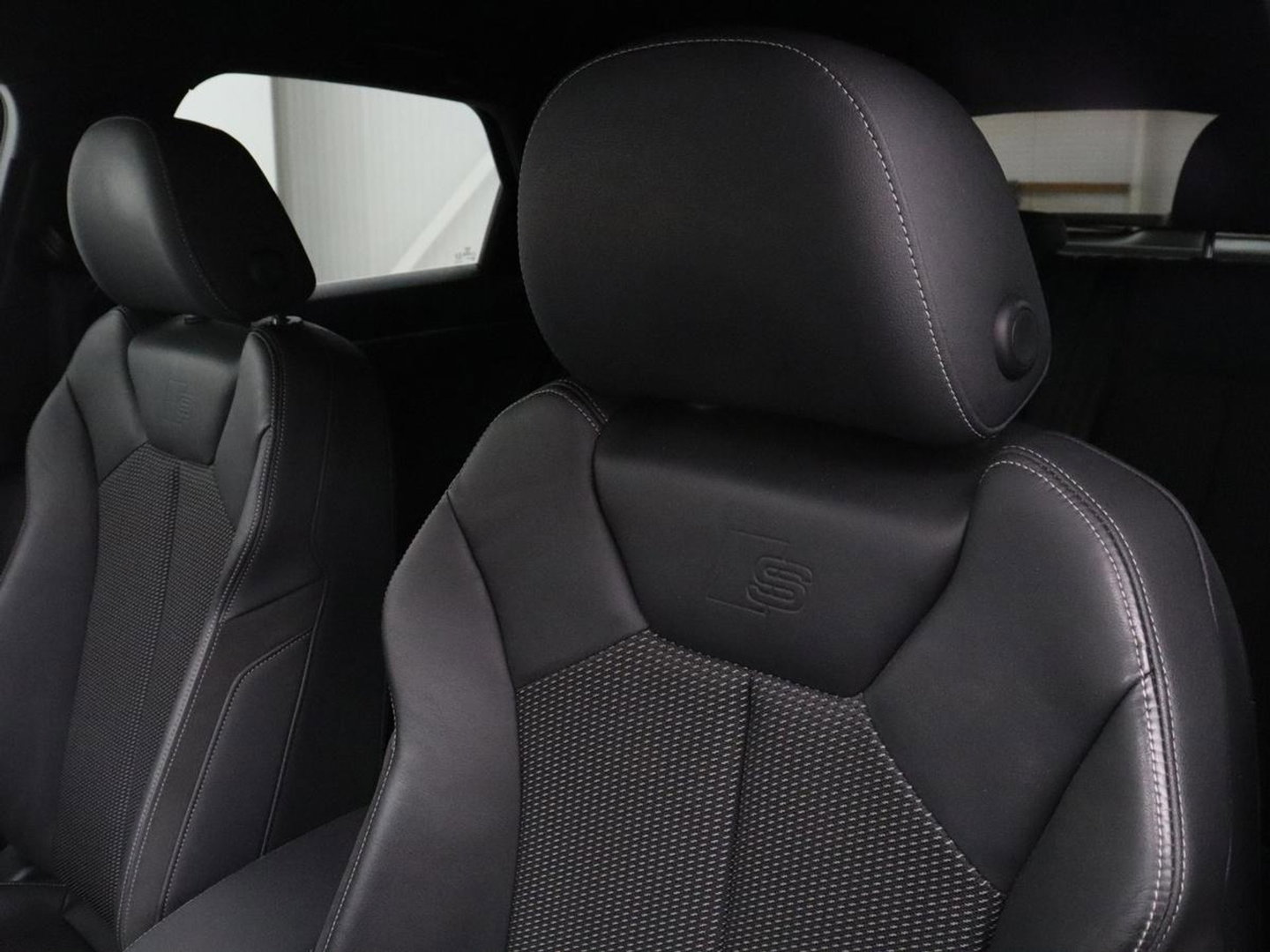 Audi Q3 Sportback 35 TFSI S Edition Camera | Adaptive cruise control | Carplay | Stoelverwarming | Elektrische kofferbak | S-Line |