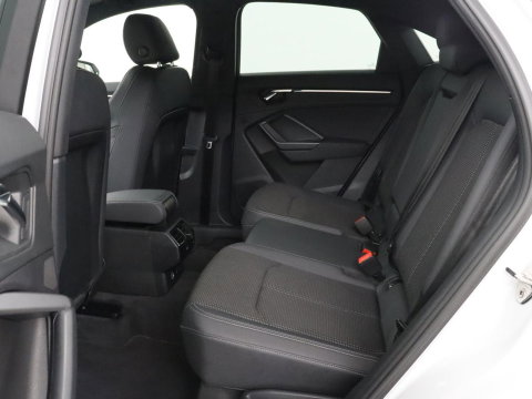 Audi Q3 Sportback 35 TFSI S Edition Camera | Adaptive cruise control | Carplay | Stoelverwarming | Elektrische kofferbak | S-Line |
