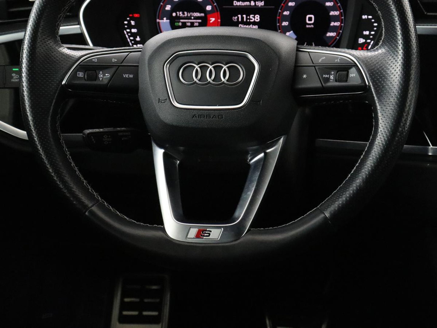 Audi Q3 Sportback 35 TFSI S Edition Camera | Adaptive cruise control | Carplay | Stoelverwarming | Elektrische kofferbak | S-Line |