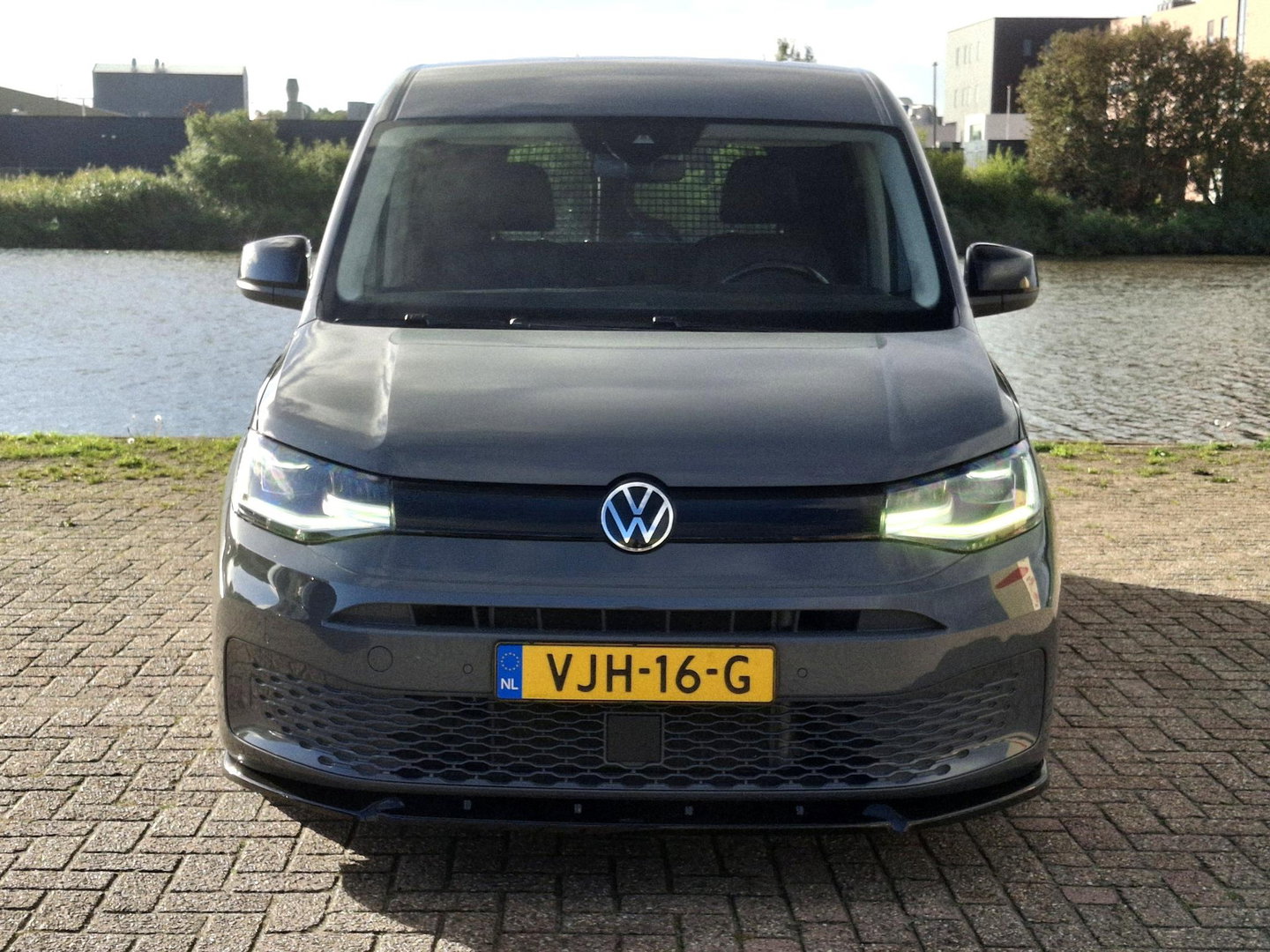 Volkswagen Caddy Cargo 2.0 TDI BUMPERPAKKET | CAMERA | AUT | LED | CUSTOM LEDER | SENSOREN VOOR + ACHTER