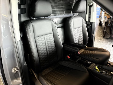 Volkswagen Caddy Cargo 2.0 TDI BUMPERPAKKET | CAMERA | AUT | LED | CUSTOM LEDER | SENSOREN VOOR + ACHTER