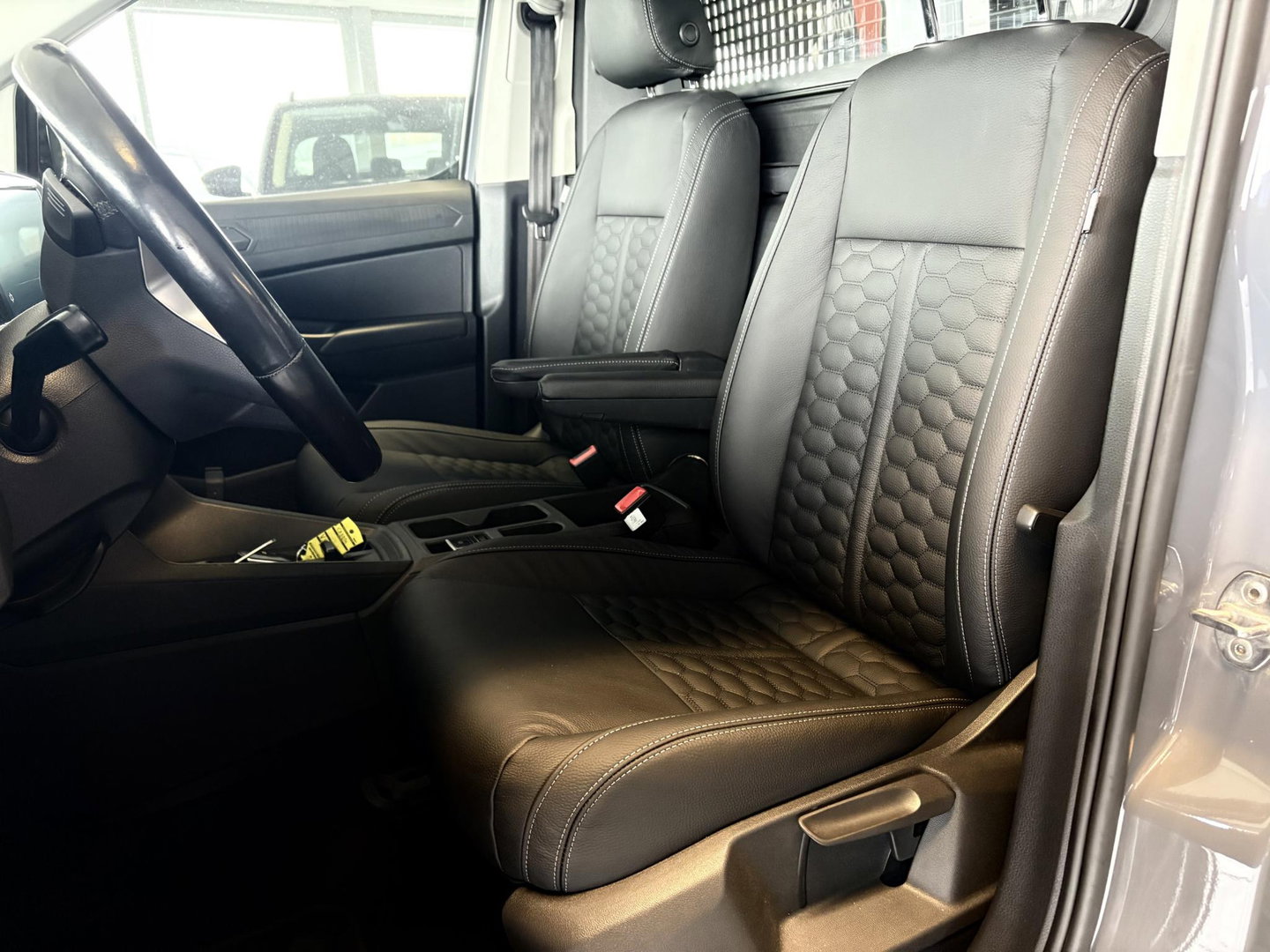 Volkswagen Caddy Cargo 2.0 TDI BUMPERPAKKET | CAMERA | AUT | LED | CUSTOM LEDER | SENSOREN VOOR + ACHTER