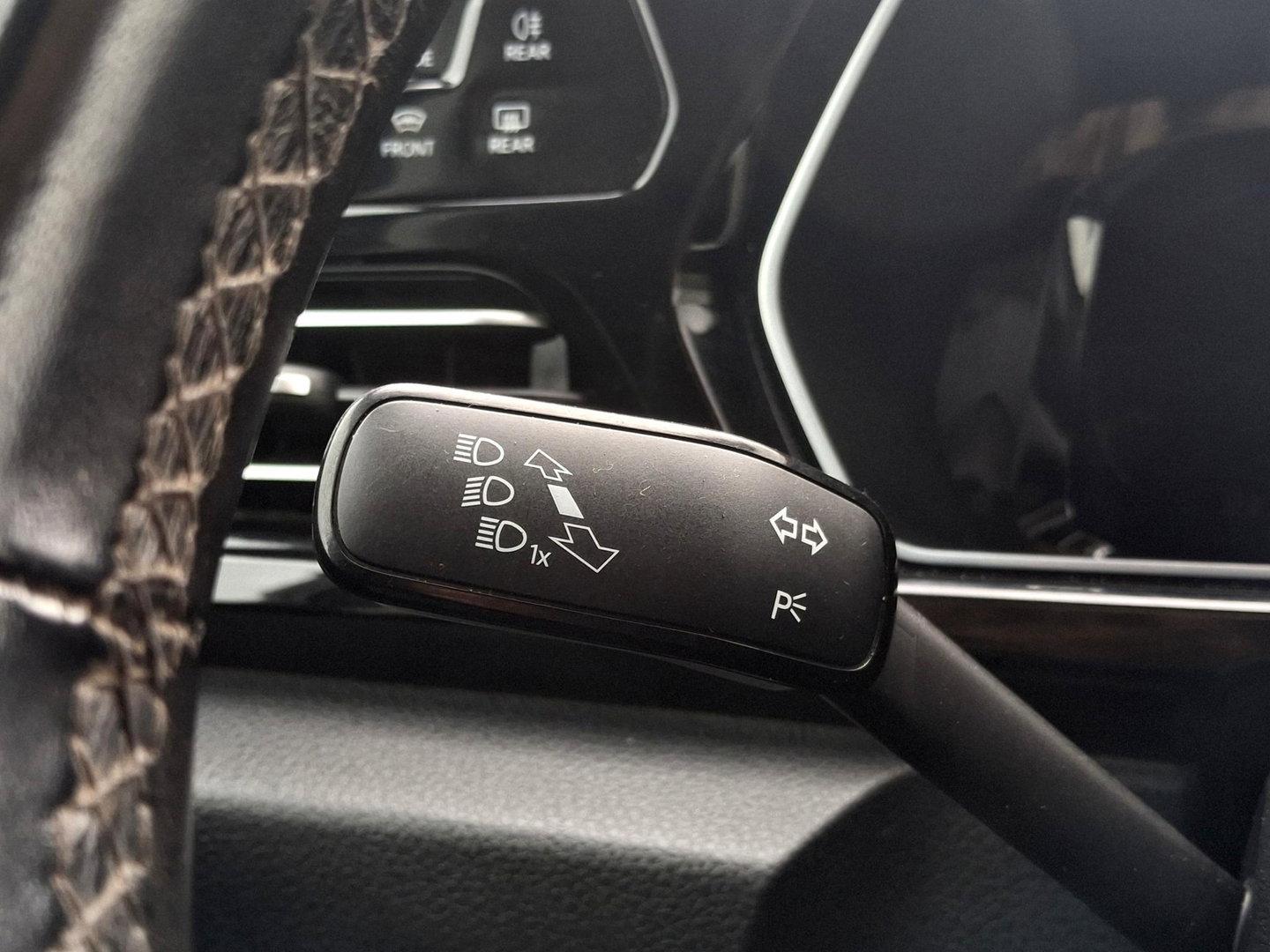 Volkswagen Caddy Cargo 2.0 TDI BUMPERPAKKET | CAMERA | AUT | LED | CUSTOM LEDER | SENSOREN VOOR + ACHTER