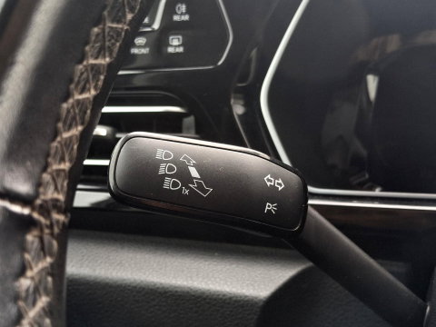 Volkswagen Caddy Cargo 2.0 TDI BUMPERPAKKET | CAMERA | AUT | LED | CUSTOM LEDER | SENSOREN VOOR + ACHTER