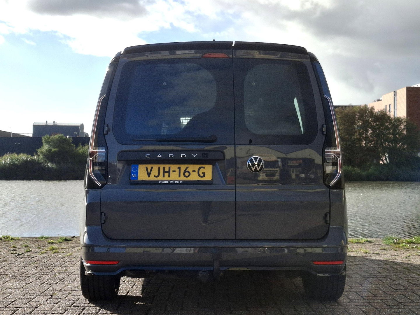 Volkswagen Caddy Cargo 2.0 TDI BUMPERPAKKET | CAMERA | AUT | LED | CUSTOM LEDER | SENSOREN VOOR + ACHTER