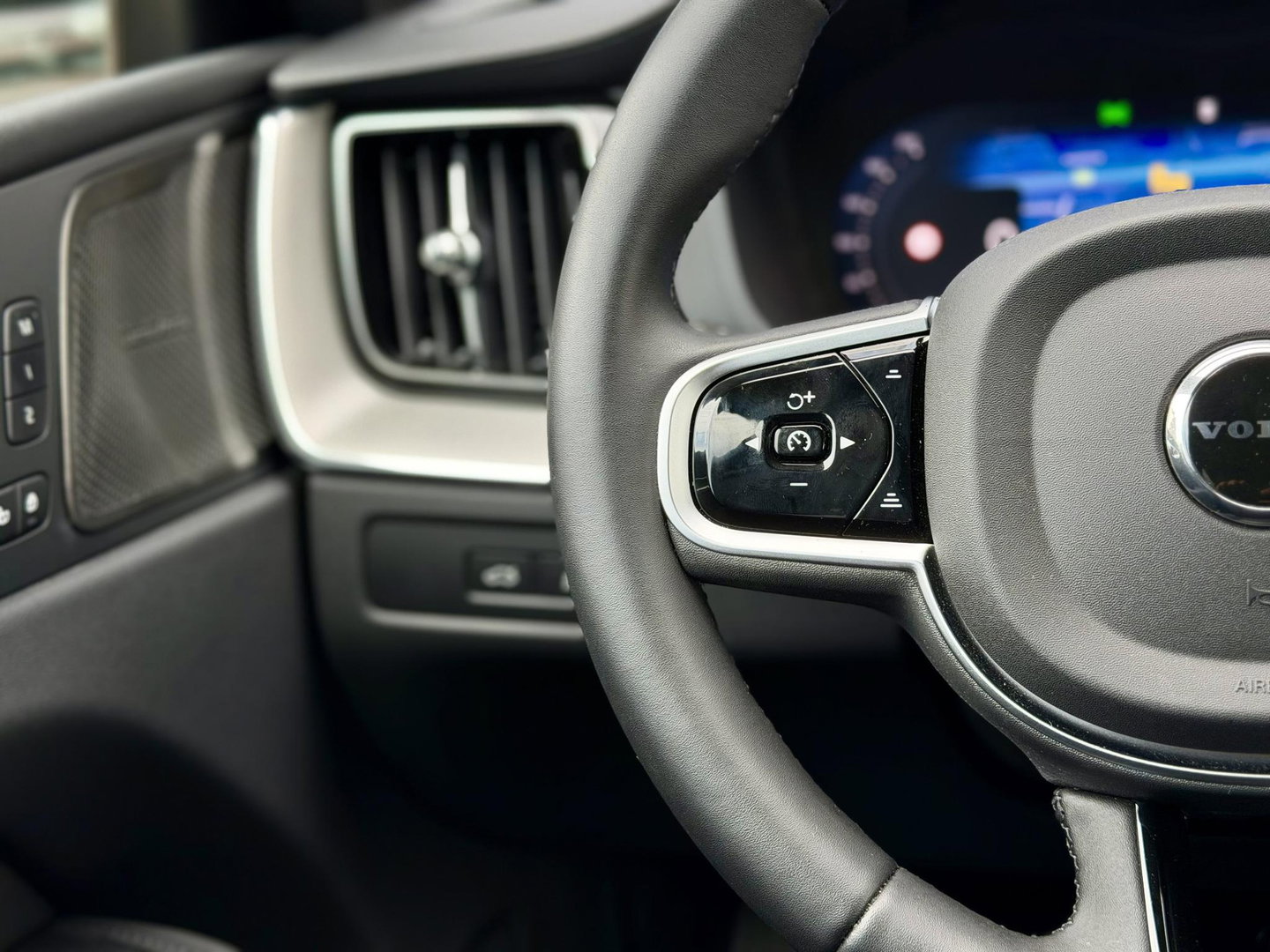 Volvo XC60 2.0 T8 455 PK Plug-in hybrid AWD Ultra Black Ed. |Pano|H/K|Leer|Massage|Ventilatie|