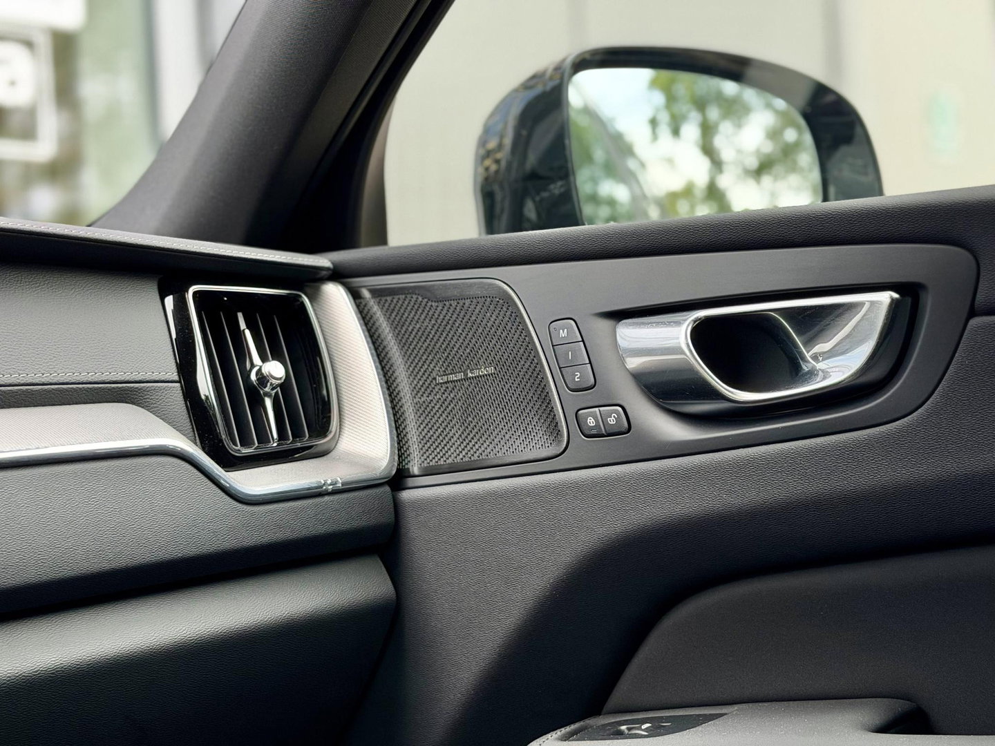 Volvo XC60 2.0 T8 455 PK Plug-in hybrid AWD Ultra Black Ed. |Pano|H/K|Leer|Massage|Ventilatie|