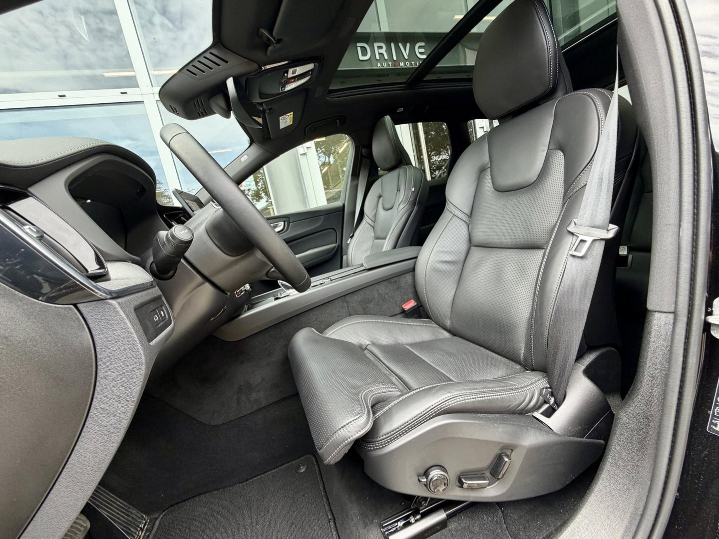 Volvo XC60 2.0 T8 455 PK Plug-in hybrid AWD Ultra Black Ed. |Pano|H/K|Leer|Massage|Ventilatie|