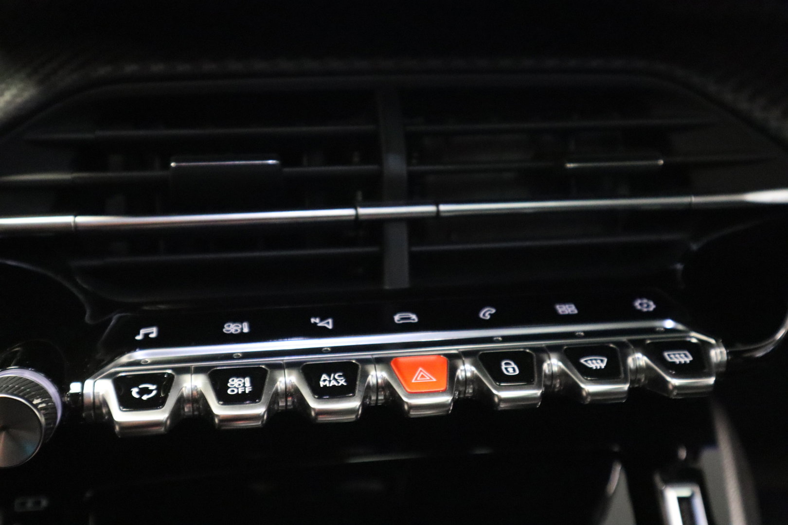 Peugeot 208 1.2 PureTech GT Pack ACC Navi Keyless LED Panoramadak 24 maanden garantie mogelijk (*vraag naar de voorwaarden)