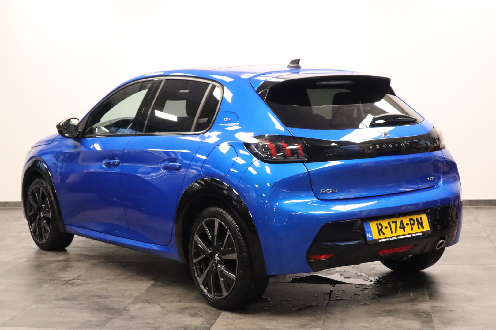 Peugeot 208 1.2 PureTech GT Pack ACC Navi Keyless LED Panoramadak 24 maanden garantie mogelijk (*vraag naar de voorwaarden)